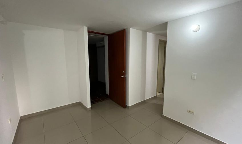 Apartamento,  Prados del Este, Código: 1517