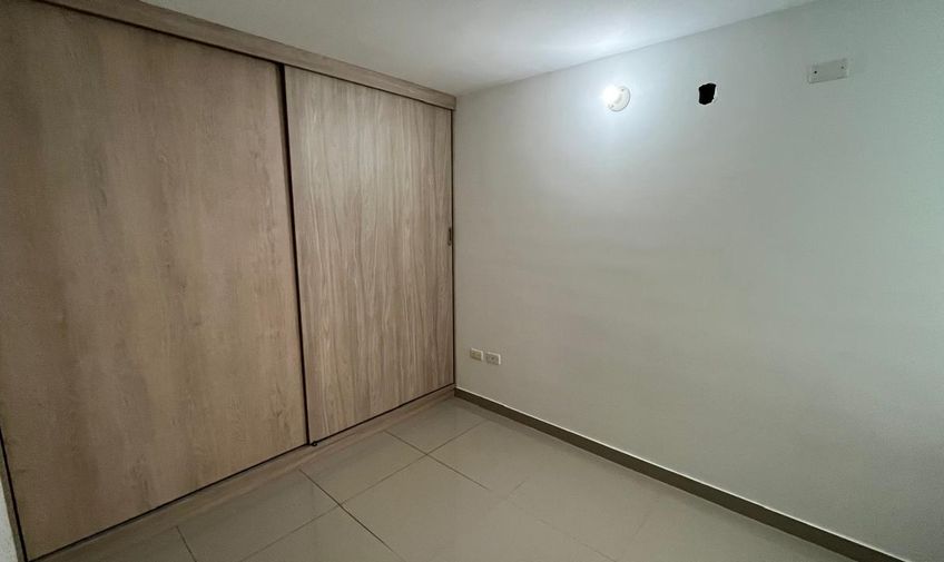 Apartamento,  Prados del Este, Código: 1517