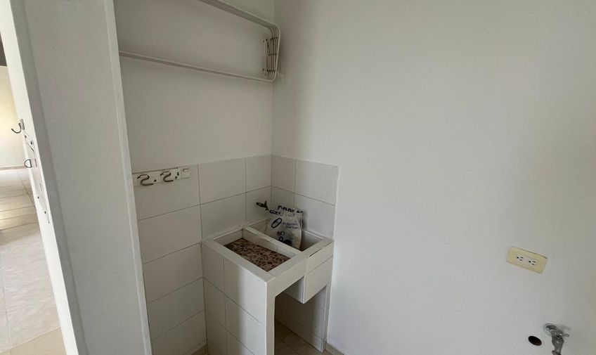 Apartamento, Prados del este, Código: 1098