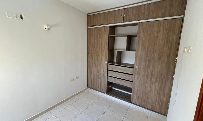 Apartamento, Prados del este, Código: 1098