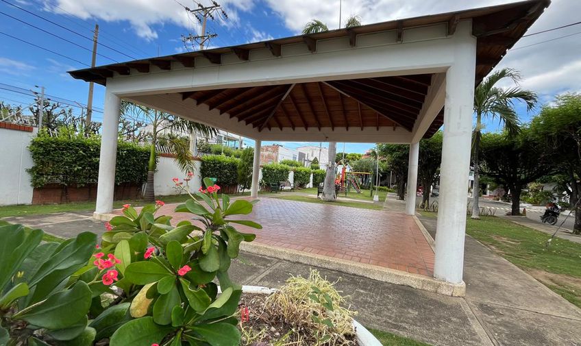 Casa Conjunto, Avenida libertadores, Código: 996